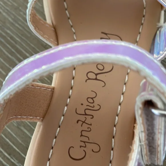 Cynthia Rowley size 6 irredescent rainbow sandals - Picture 10 of 15
